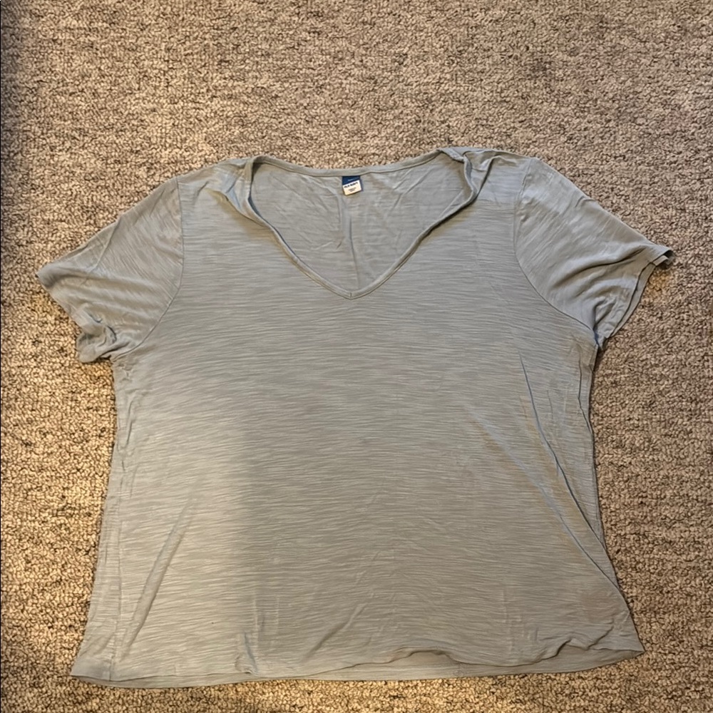 Old Navy Light Gray V-Neck Short Sleeve Tee